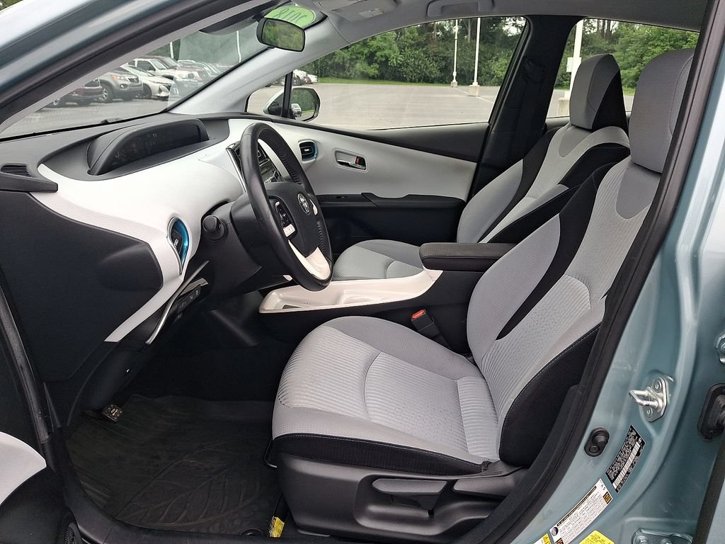 Certified 2018 Toyota Prius Three FWD image 13