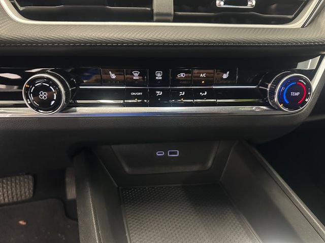 Used 2025 Chevrolet Equinox LT FWD image 27