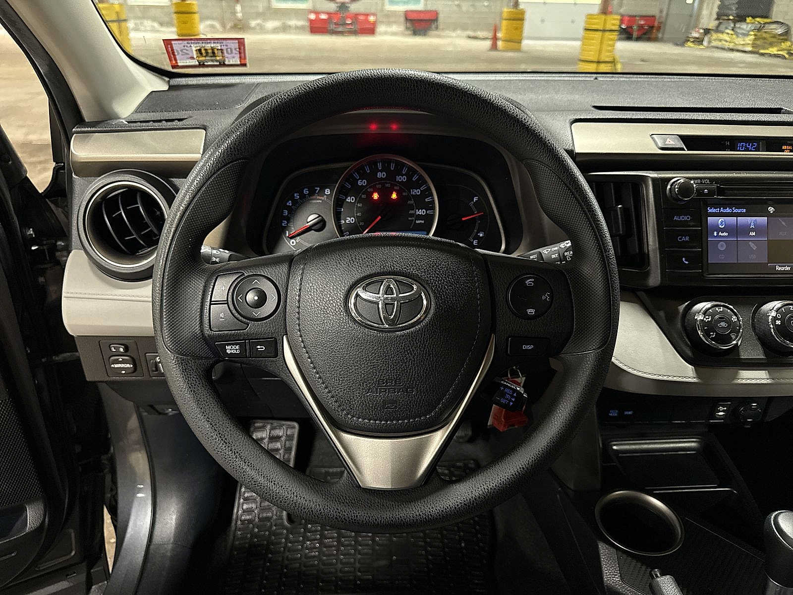 Used 2015 Toyota RAV4 LE AWD/4WD image 18