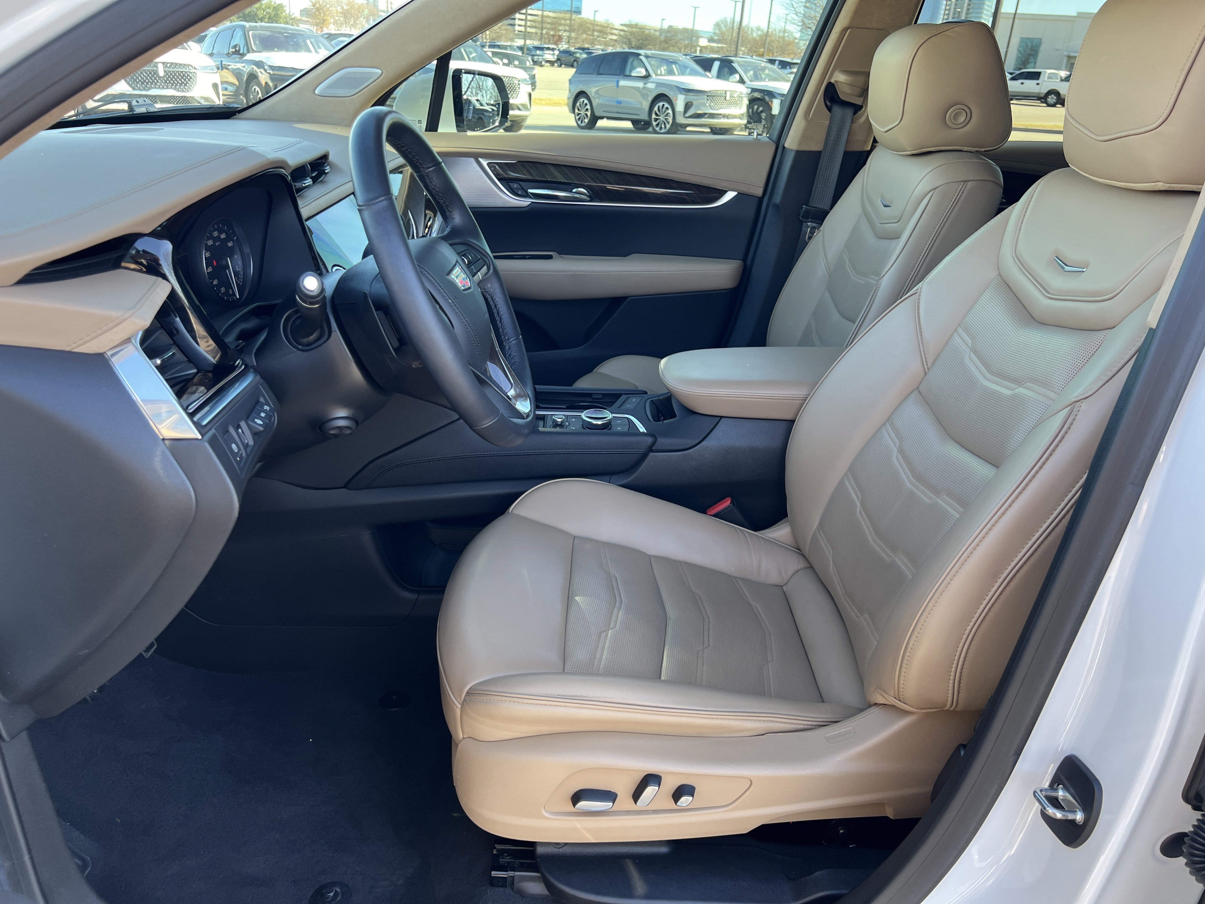Used 2021 Cadillac XT6 Premium Luxury w/ Platinum Package image 27