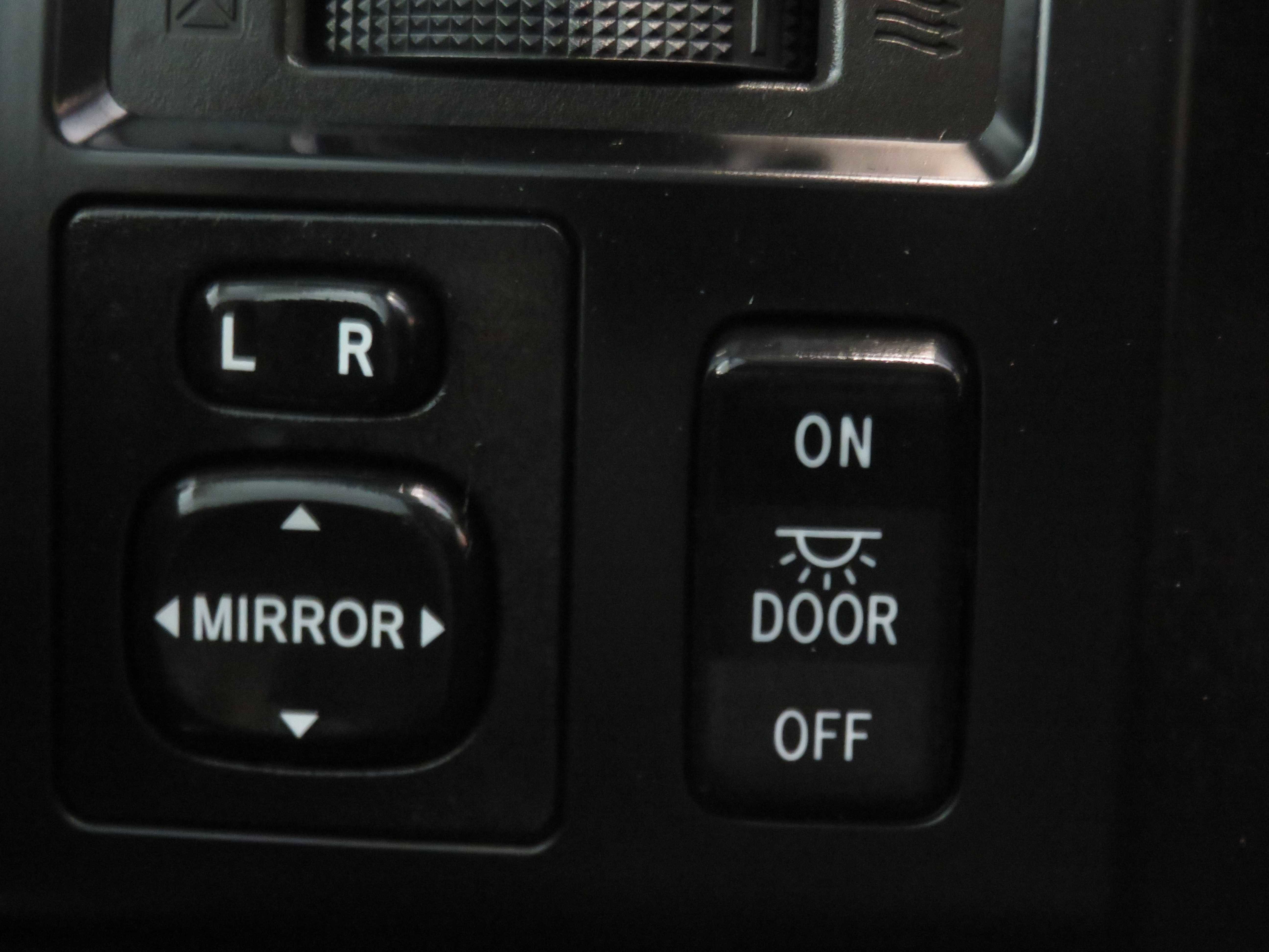 Used 2019 Toyota Sequoia SR5 AWD/4WD image 34