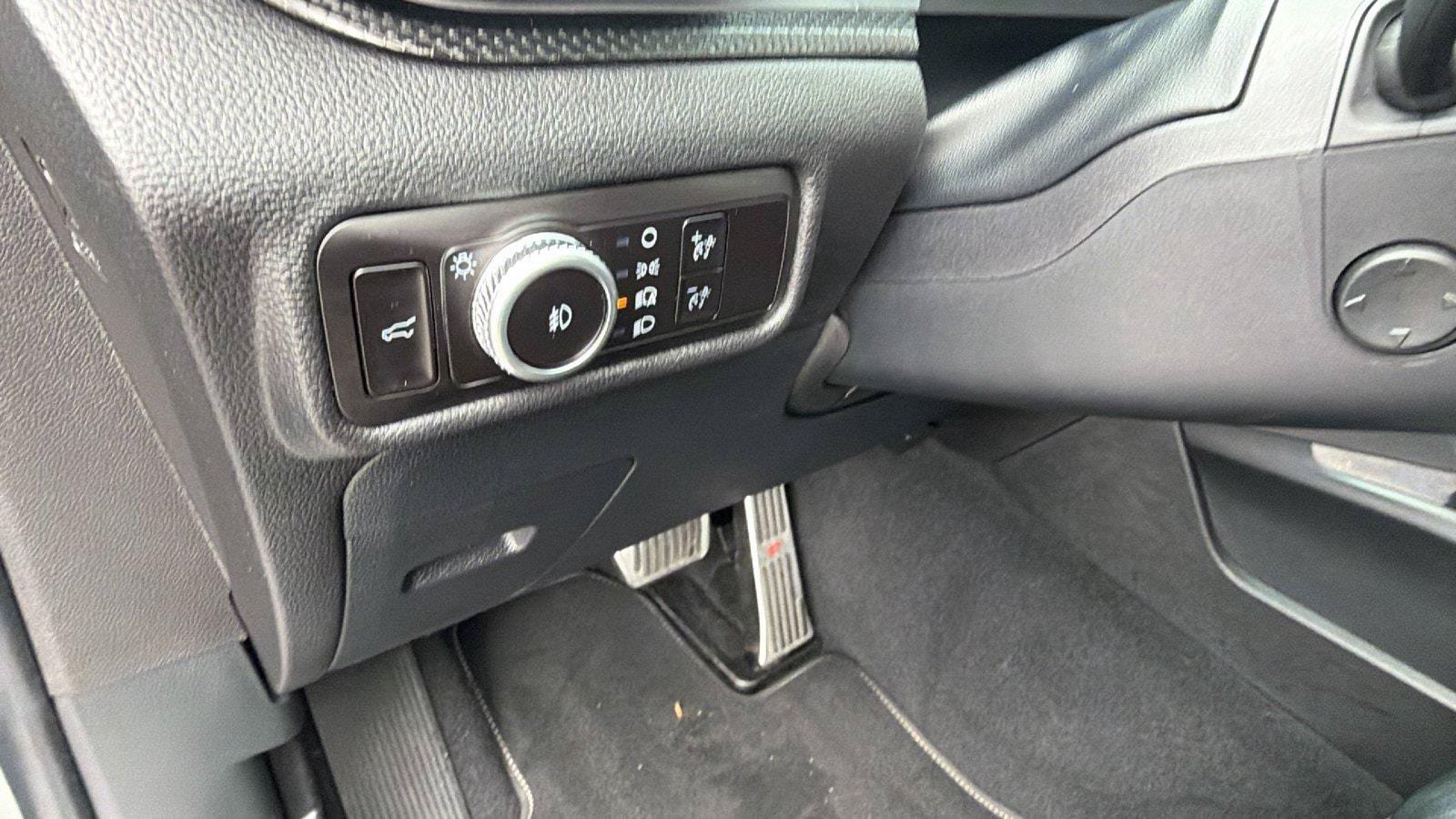 Used 2023 Ford Explorer ST w/ Equipment Group 401A AWD/4WD image 28