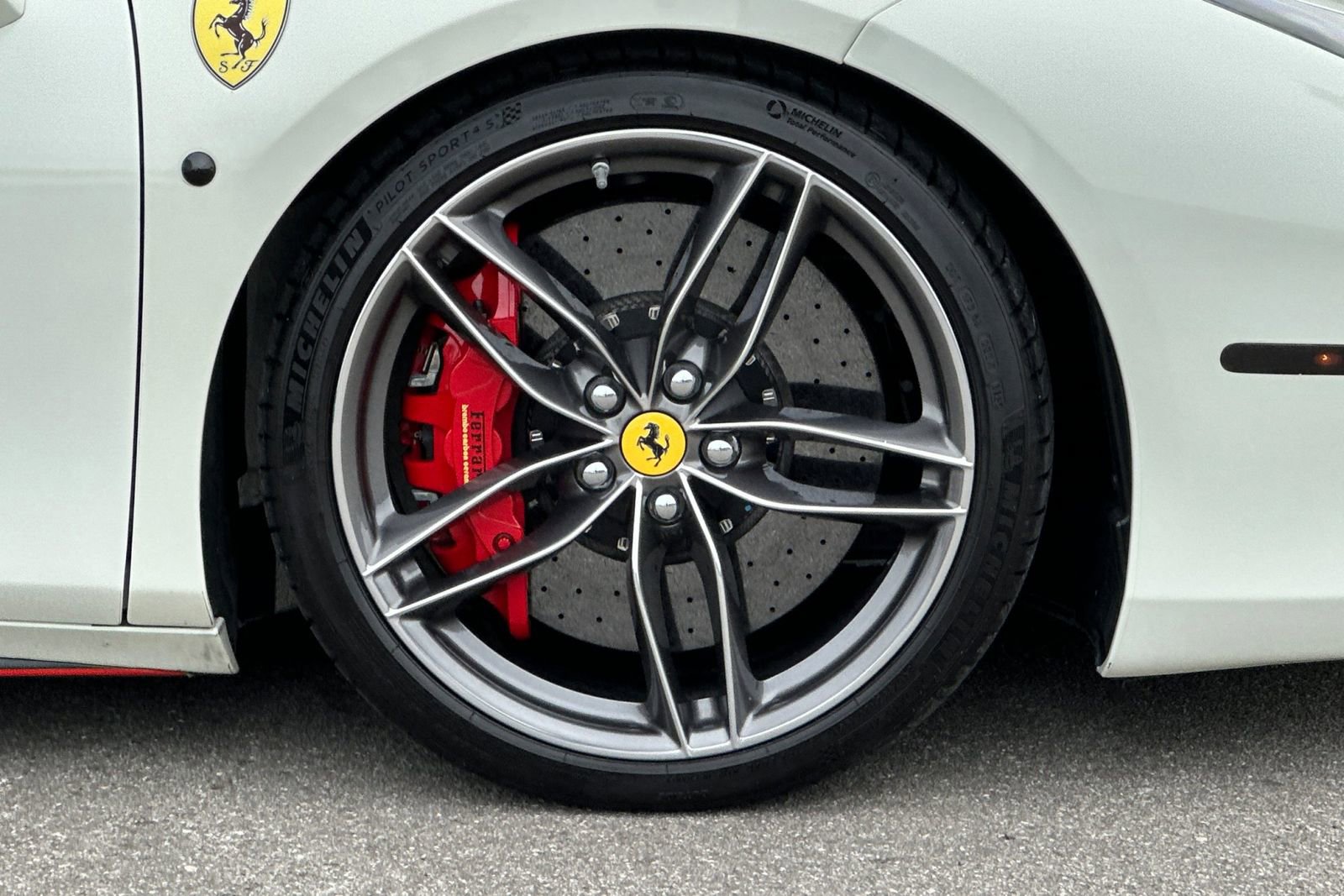 Used 2017 Ferrari 488 Spider image 41