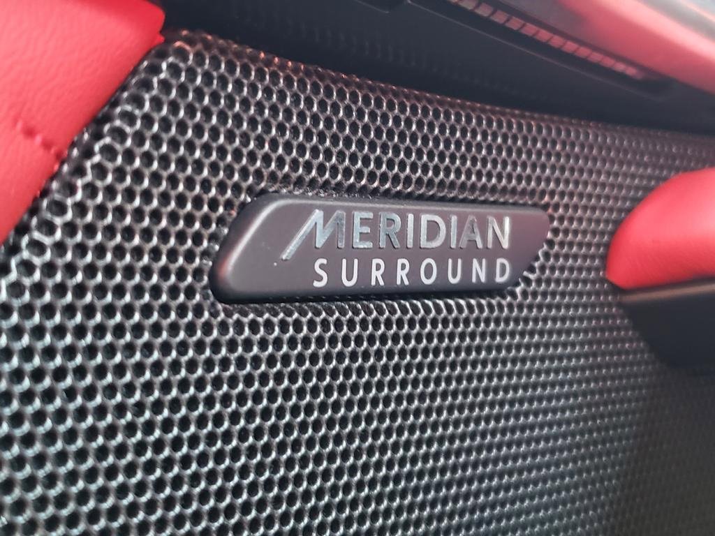 Used 2023 Jaguar F-TYPE R image 19