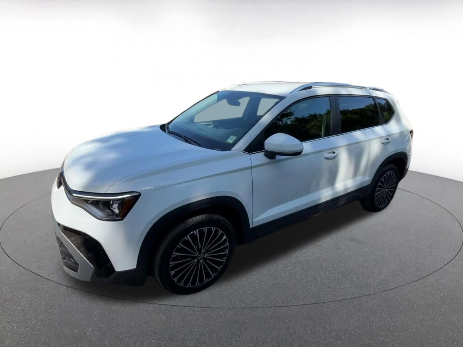 Used 2026 Volkswagen Taos SE FWD image 6