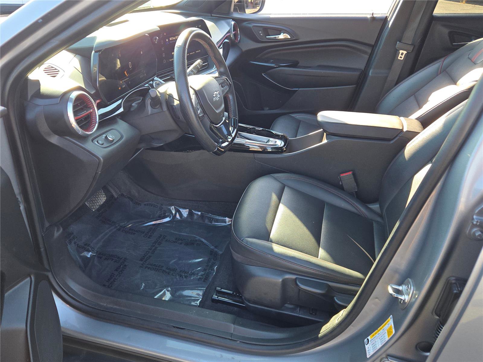 Used 2024 Chevrolet Trax RS w/ Sunroof Package image 25