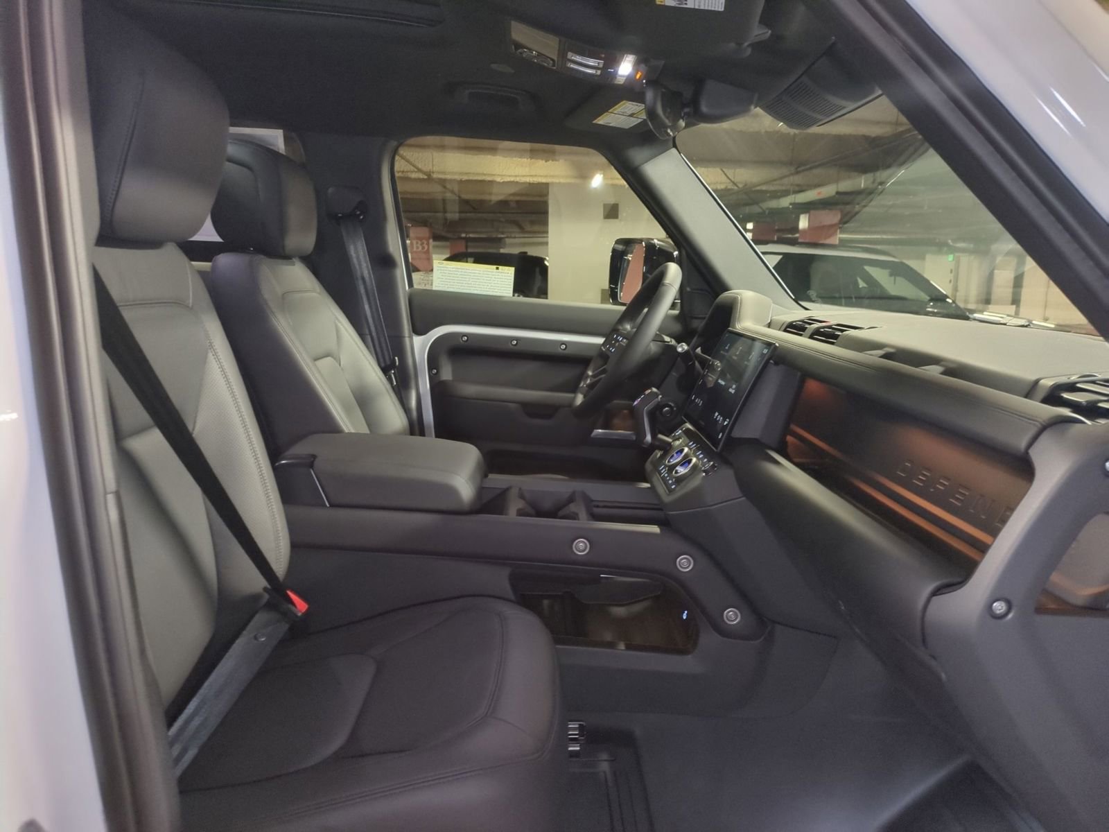 New 2026 Land Rover Defender 110 X-Dynamic SE image 30