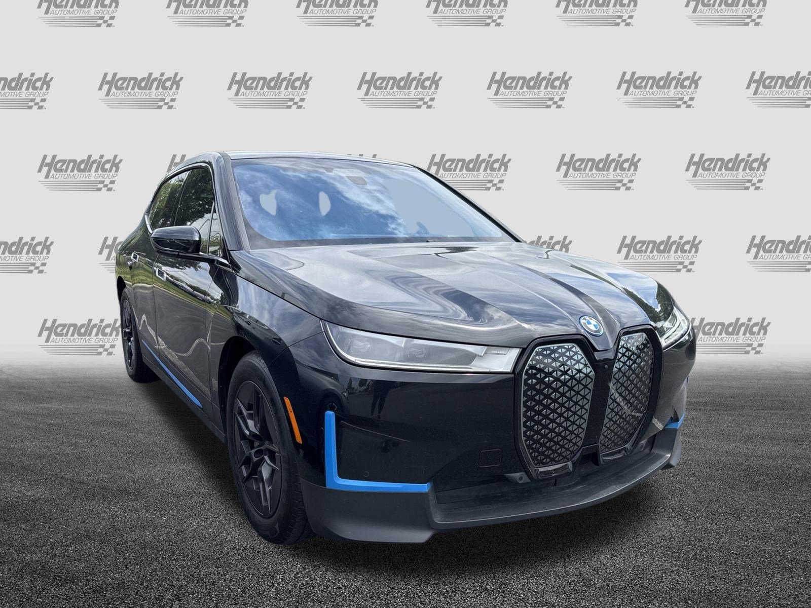 Used 2023 BMW iX xDrive50 w/ Premium Package AWD/4WD image 6