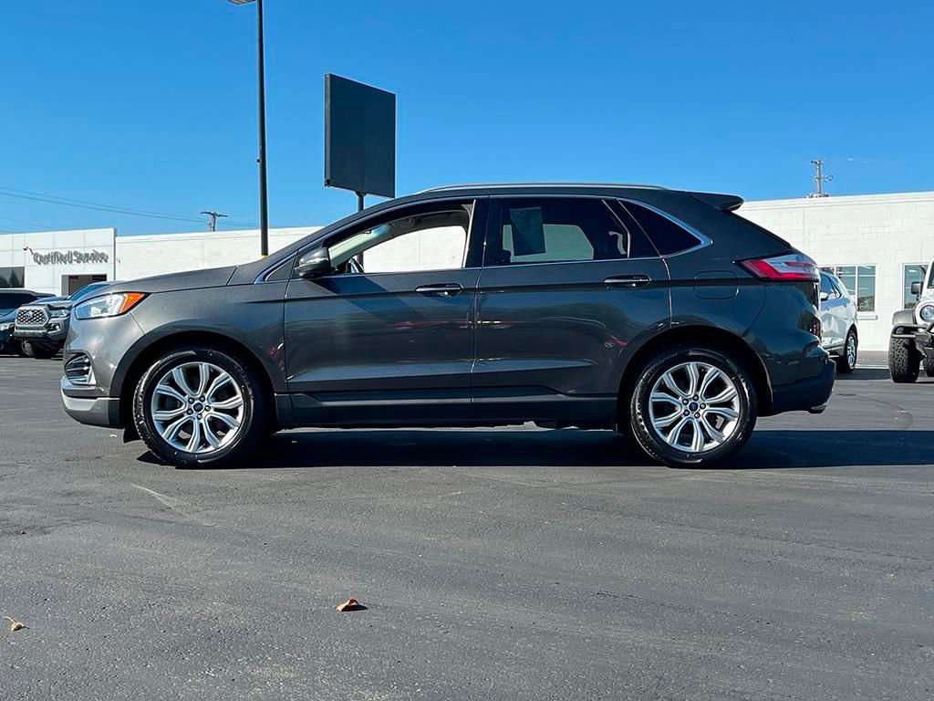 Used 2019 Ford Edge Titanium w/ Cold Weather Package image 4