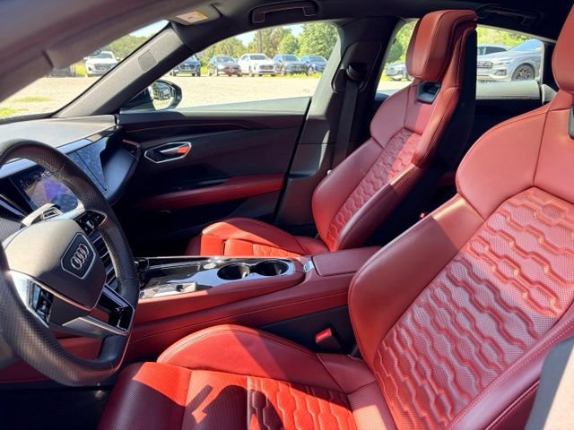 Used 2023 Audi e-tron GT Premium Plus w/ Performance Package AWD/4WD image 7
