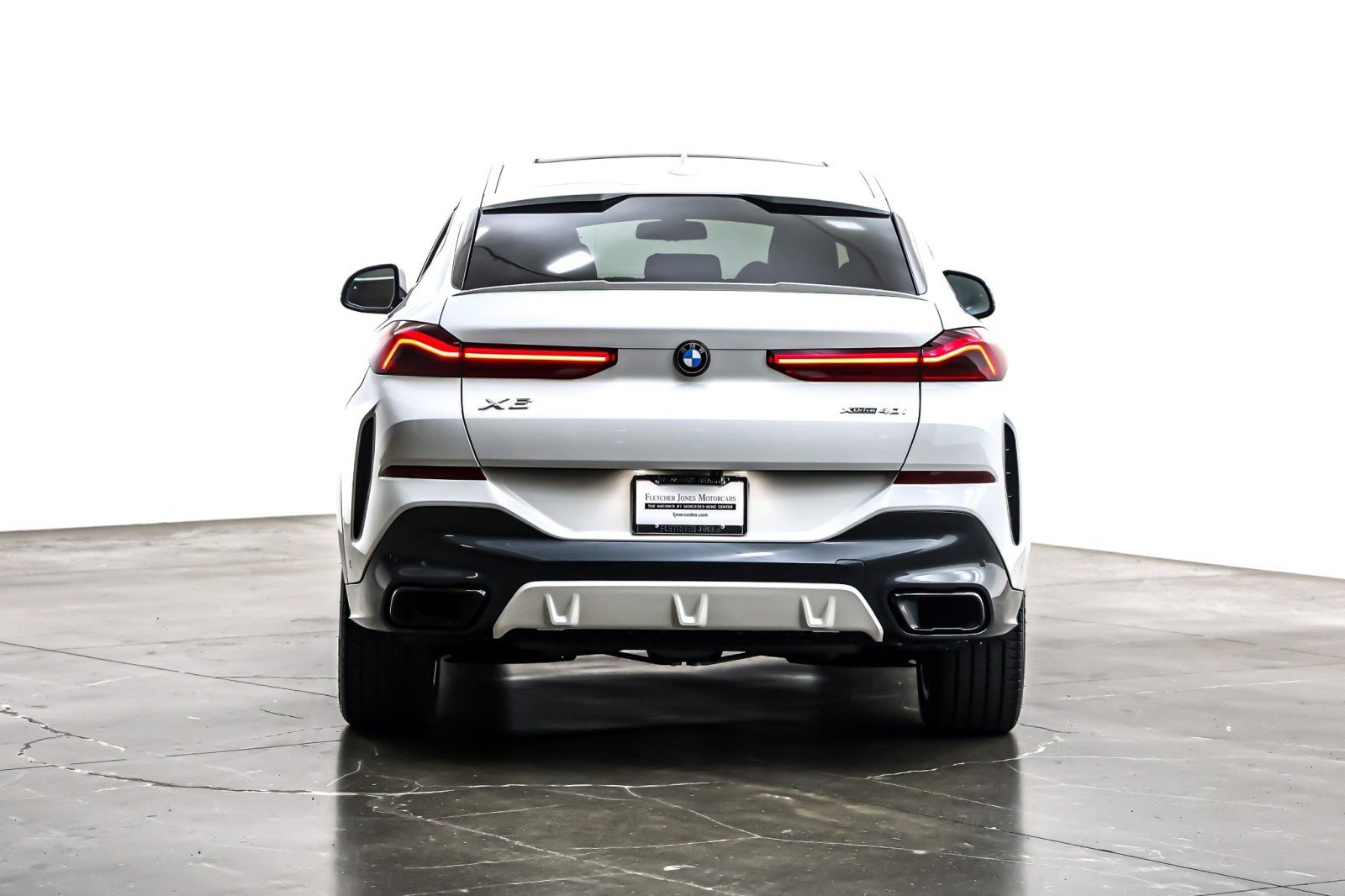 Used 2022 BMW X6 xDrive40i w/ M Sport Package image 4