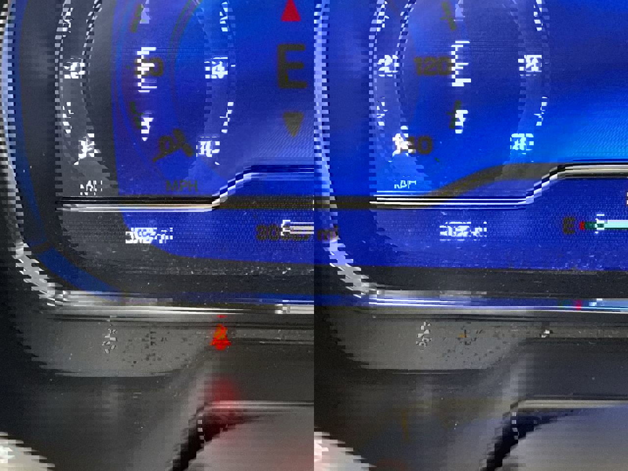 Certified 2024 Chevrolet Suburban Premier w/ Premium Package image 18