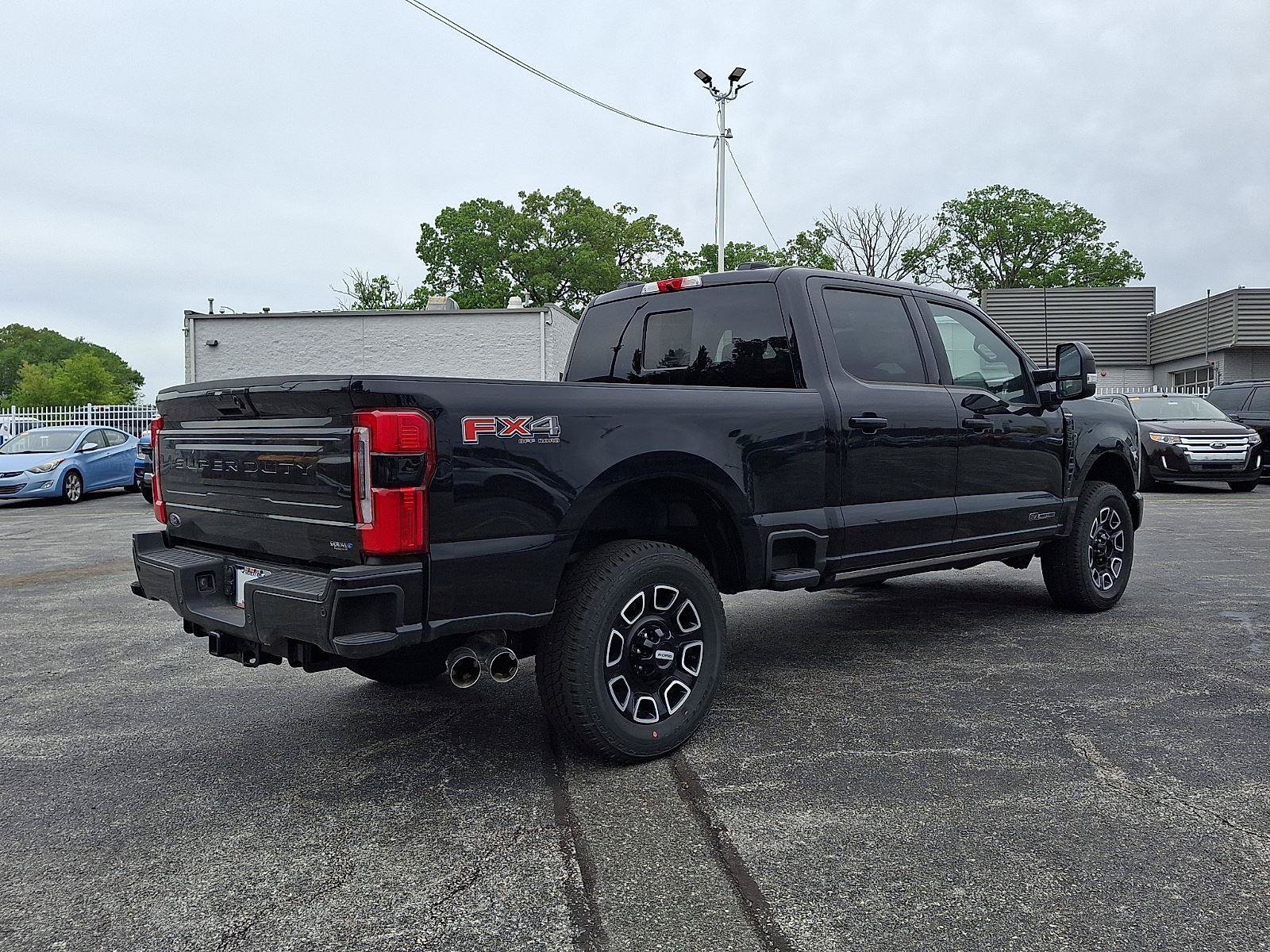 New 2026 Ford F350 Platinum w/ FX4 Off-Road Package AWD/4WD image 4