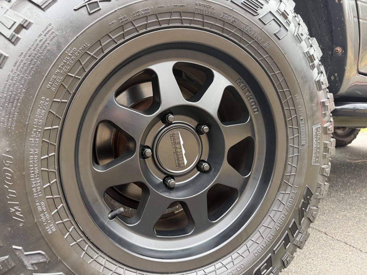 Used 2002 Lexus LX 470 Base 4WD 4dr SUV image 61