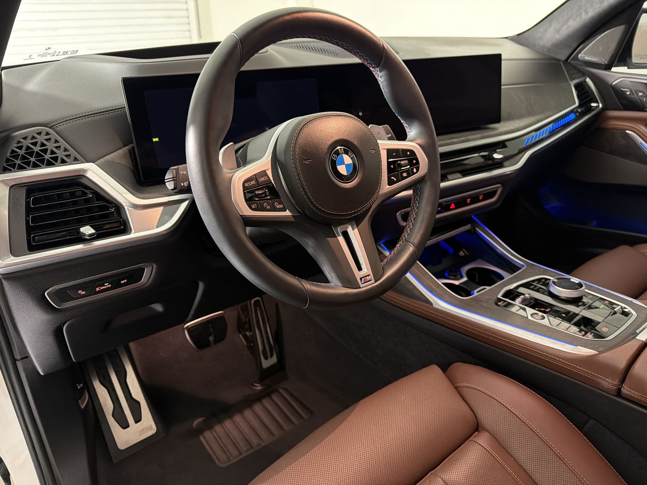 Used 2025 BMW X7 M60i w/ Executive Package AWD/4WD image 3