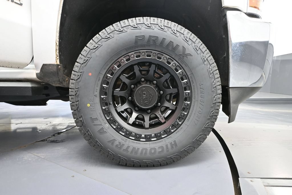 Used 2018 Chevrolet Silverado 2500 W/T RWD image 12
