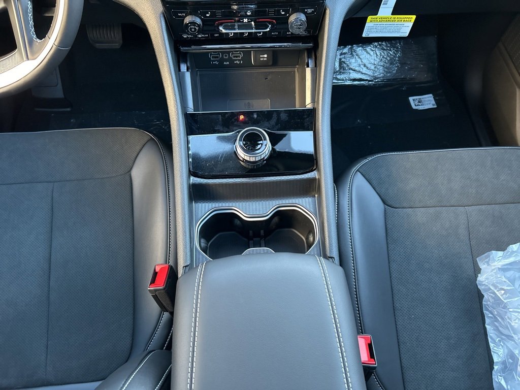 New 2025 Jeep Grand Cherokee Altitude image 13