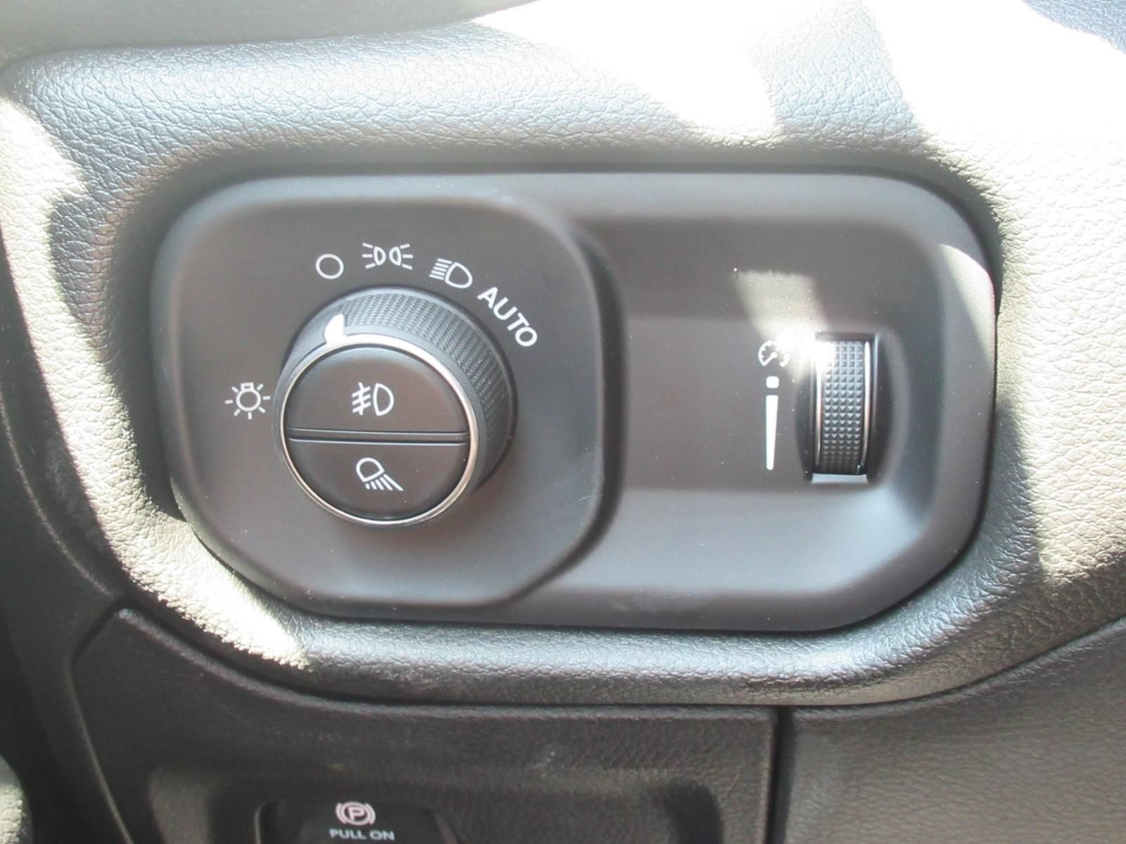 New 2026 RAM 1500 Express AWD/4WD image 24
