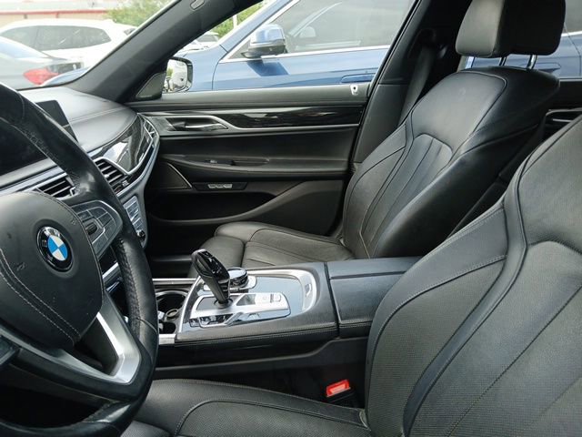 Used 2018 BMW 740i RWD image 17