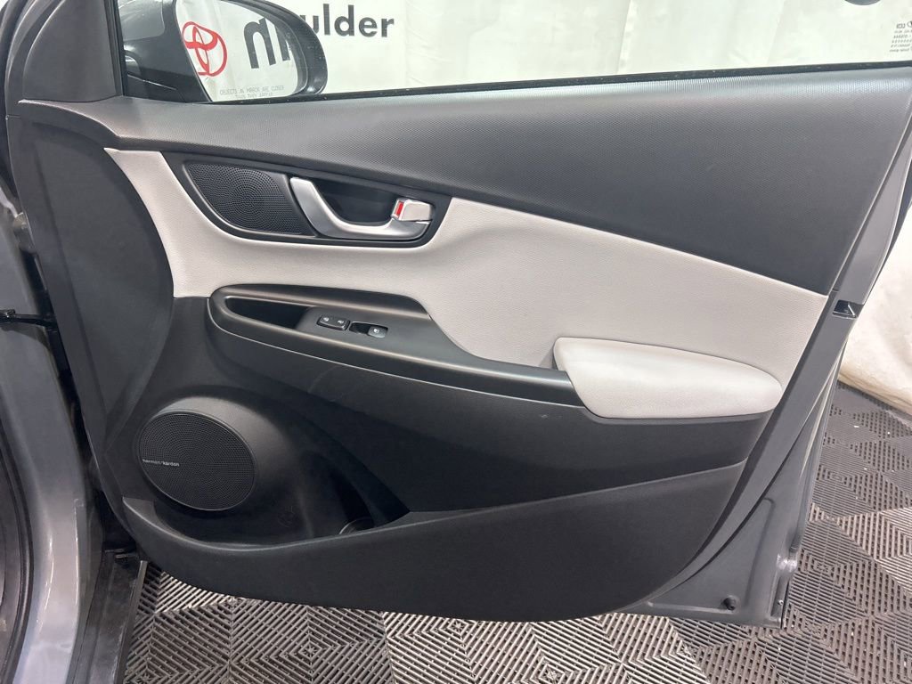 Used 2023 Hyundai Kona Limited w/ Cargo Package image 11