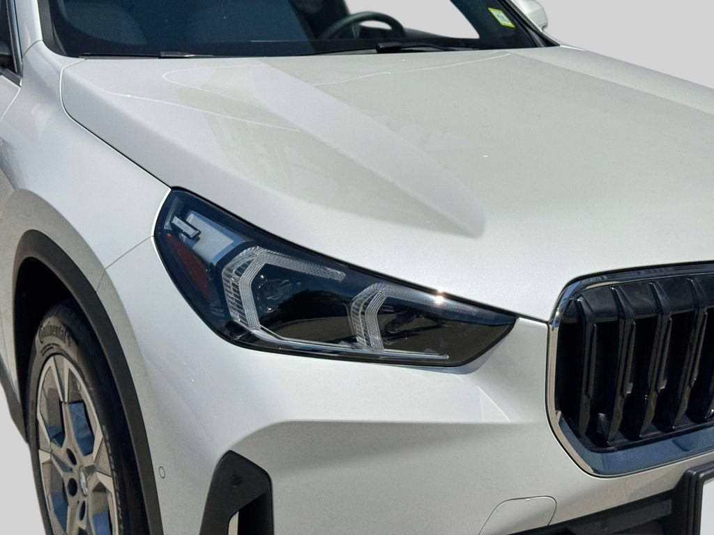 Certified 2023 BMW X1 xDrive28i w/ Convenience Package AWD/4WD image 4