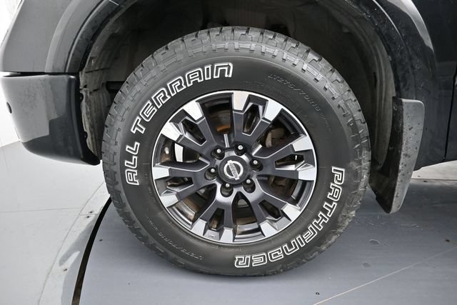 Used 2017 Nissan Titan PRO-4X w/ Pro-4x Convenience Package AWD/4WD image 9