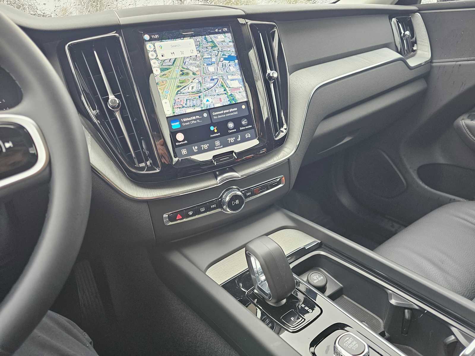 Certified 2025 Volvo XC60 B5 Plus image 29