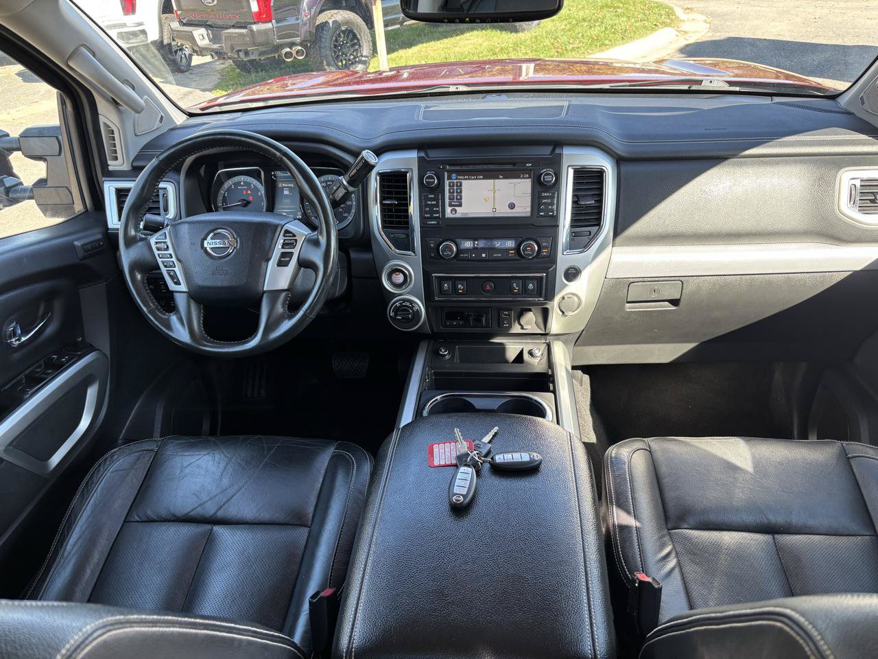 Used 2018 Nissan Titan PRO-4X AWD/4WD image 11