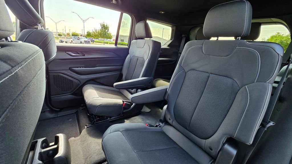 New 2025 Jeep Grand Cherokee L Laredo w/ Luxury Tech Group I image 20