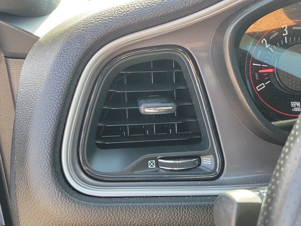Used 2022 Dodge Challenger R/T w/ Driver Convenience Group RWD image 26