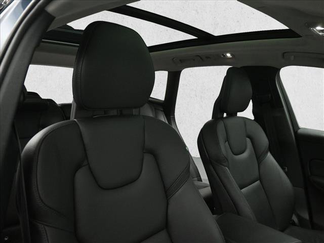 Used 2018 Volvo XC60 T5 Momentum w/ Convenience Package image 27