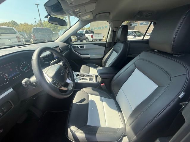 New 2024 Ford Explorer XLT w/ Equipment Group 202A image 14
