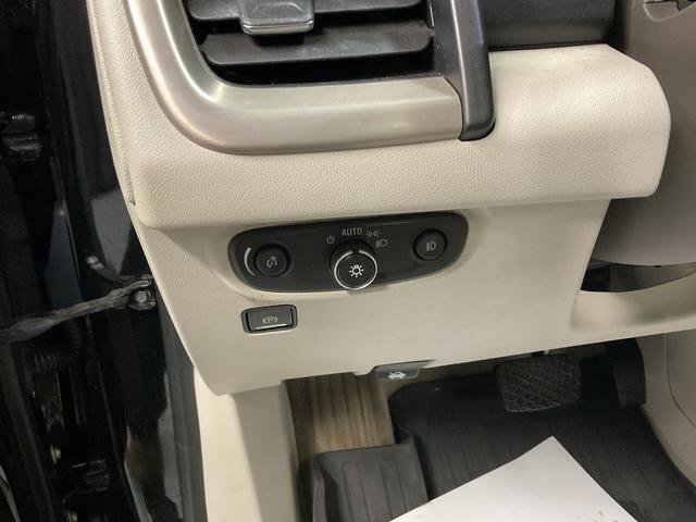 Used 2019 GMC Terrain Denali w/ Advanced Safety Package image 7