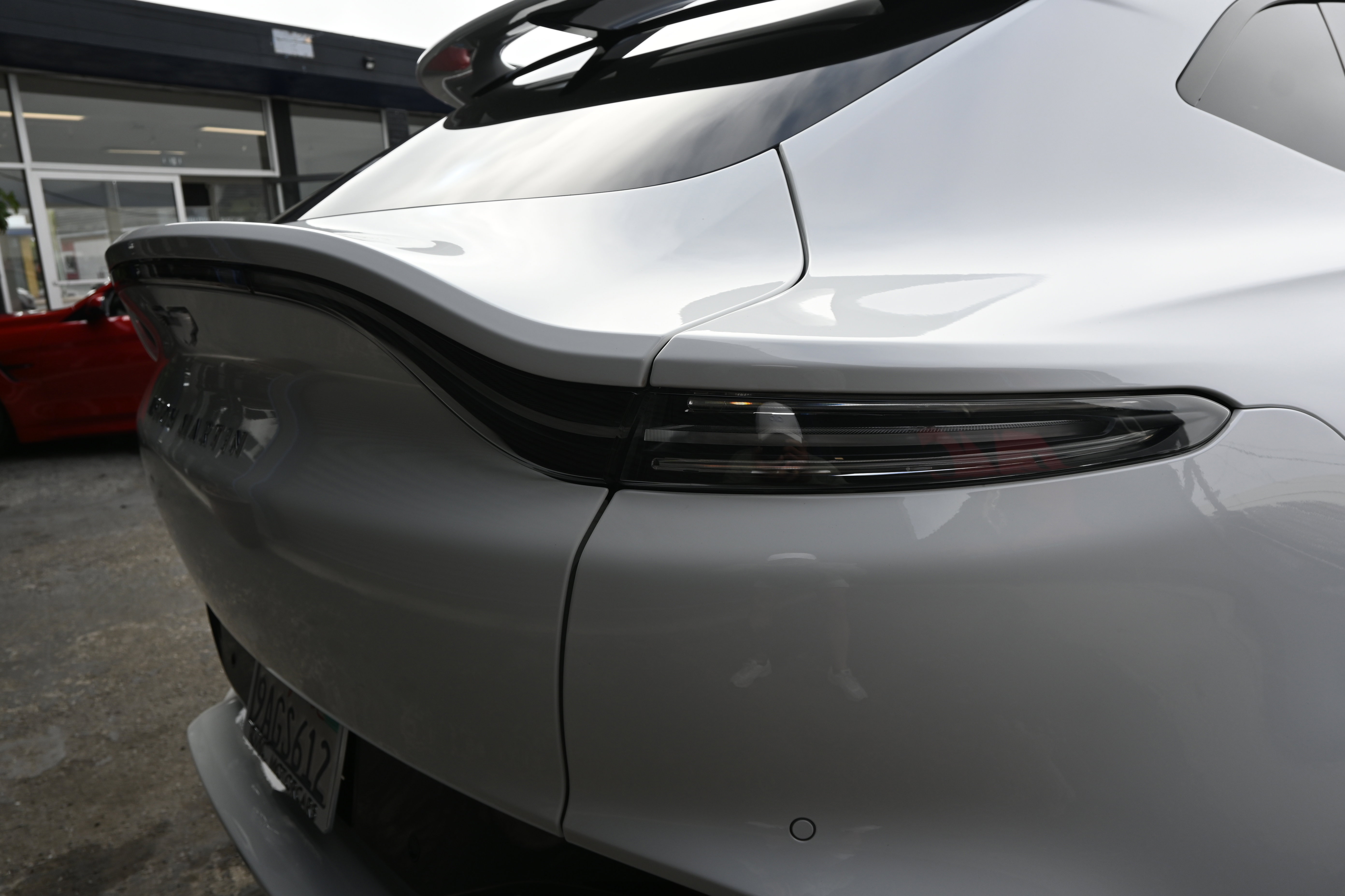 Used 2022 Aston Martin DBX AWD/4WD image 28