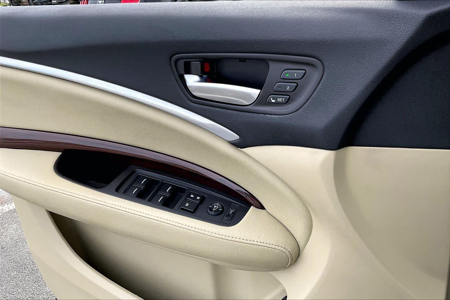 Used 2015 Acura MDX w/ Technology Package FWD image 32