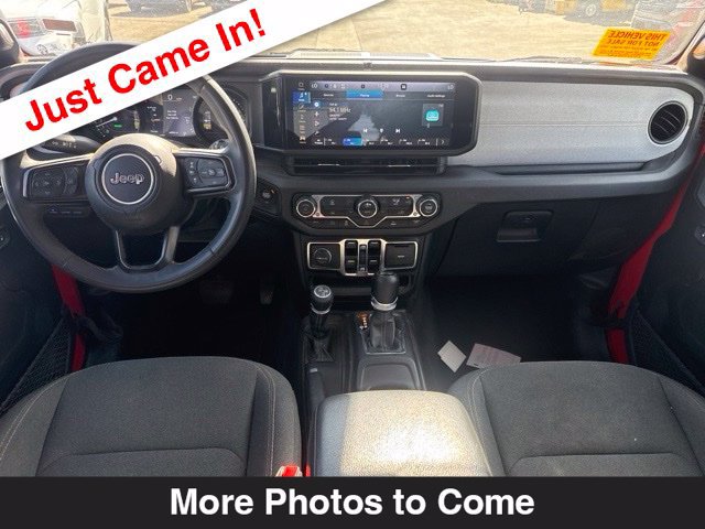 Used 2024 Jeep Wrangler Unlimited AWD/4WD image 11