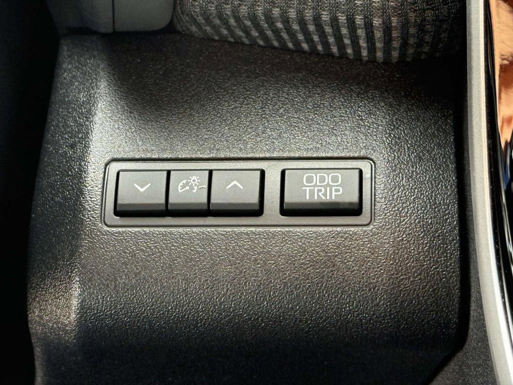 Used 2025 Subaru Solterra Touring image 29