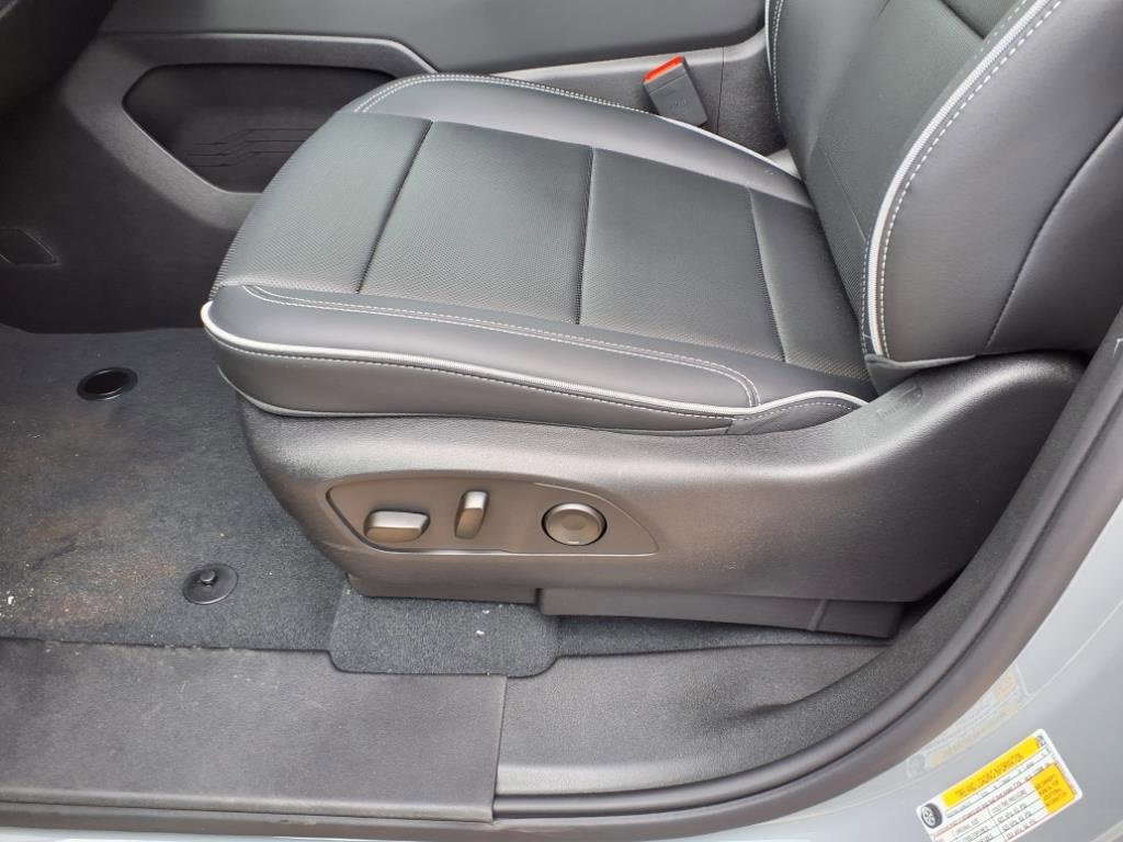 New 2025 Chevrolet Silverado EV LT image 7