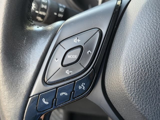 Used 2022 Toyota C-HR Limited FWD image 22