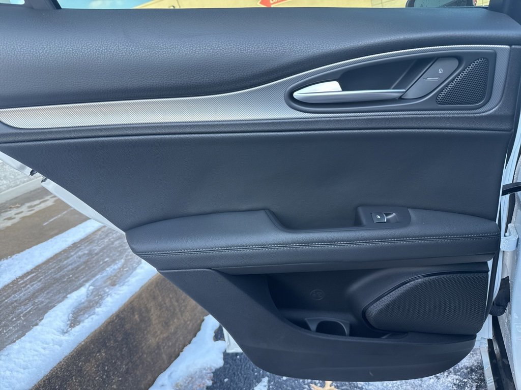 New 2025 Alfa Romeo Stelvio Sprint image 17