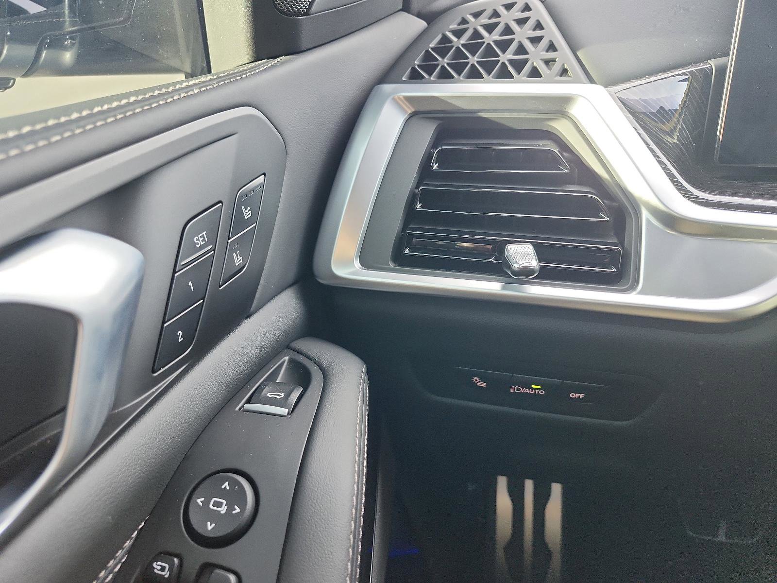 Used 2025 BMW X5 M60i image 22