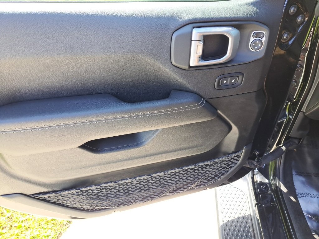 Used 2022 Jeep Gladiator Overland w/ Popular Equipment Package image 13