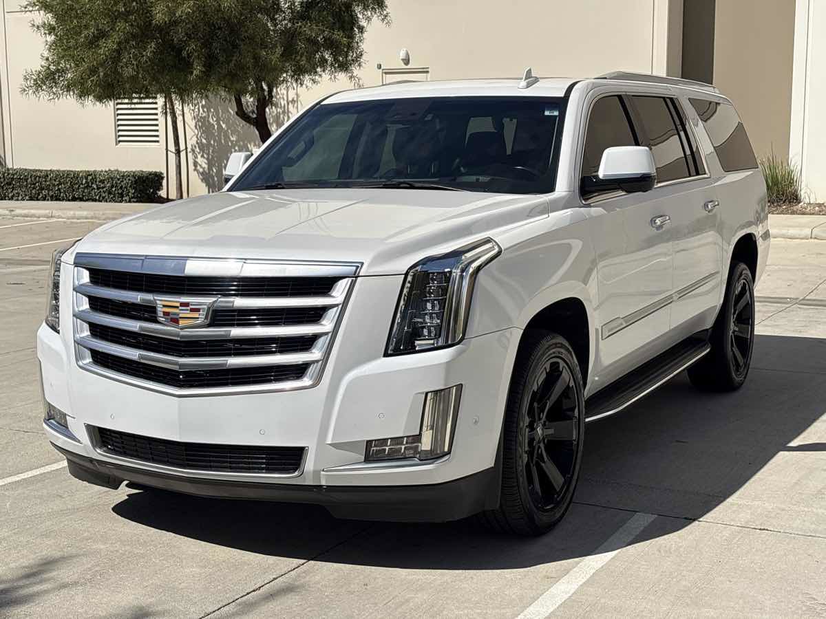 Used 2019 Cadillac Escalade ESV Luxury AWD/4WD image 7
