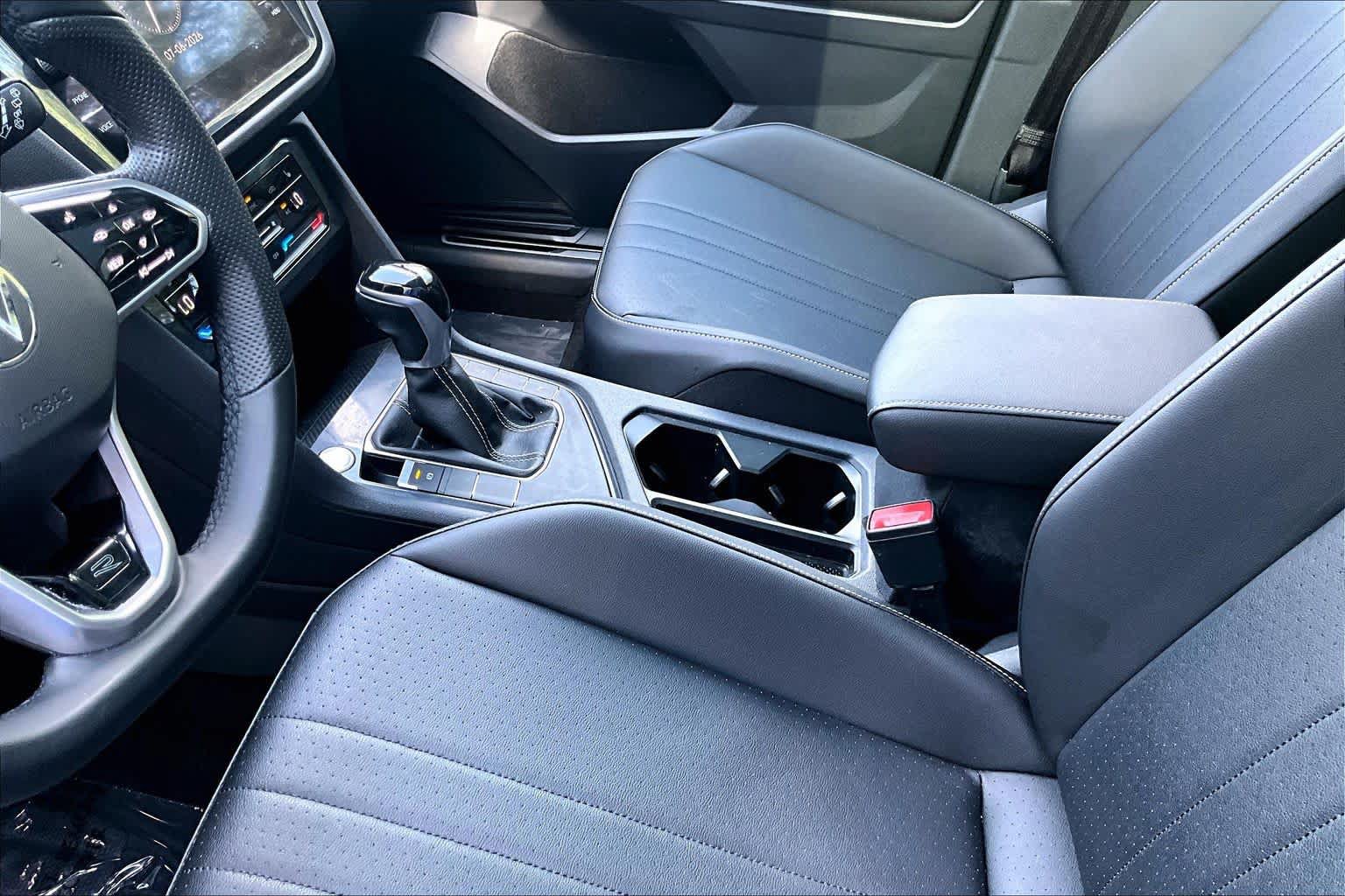 Used 2022 Volkswagen Tiguan SE R-Line FWD image 17