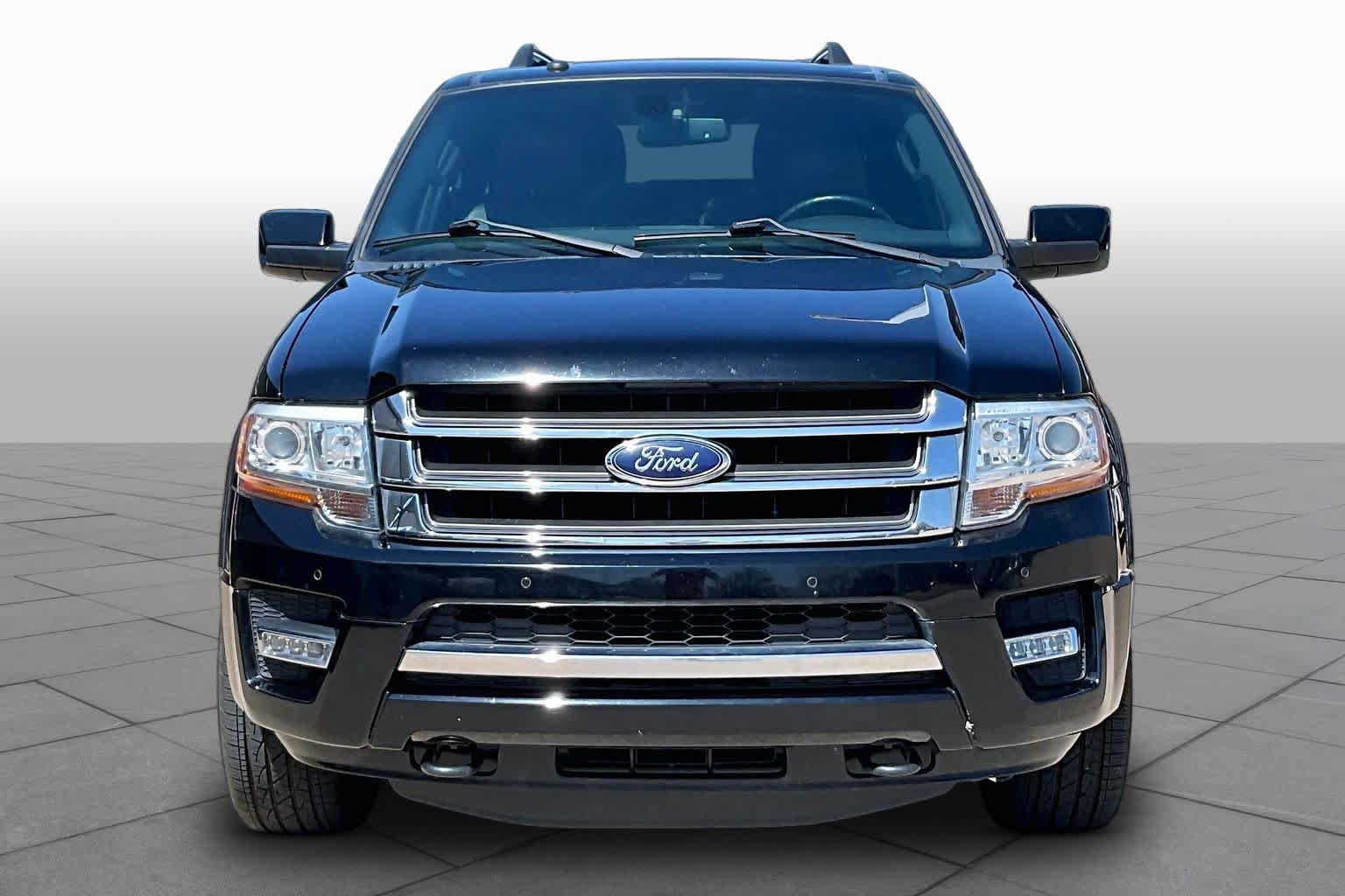 Used 2017 Ford Expedition EL Limited w/ Equipment Group 301A AWD/4WD image 3