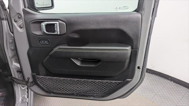 Used 2020 Jeep Gladiator Overland w/ Trailer Tow Package image 22