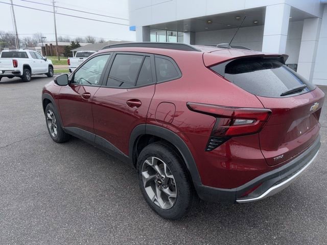 Used 2025 Chevrolet Trax LT w/ LT Convenience Package image 19