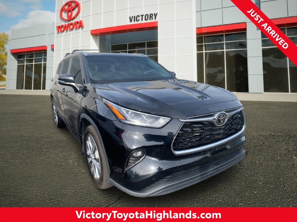 Used 2023 Toyota Highlander Limited