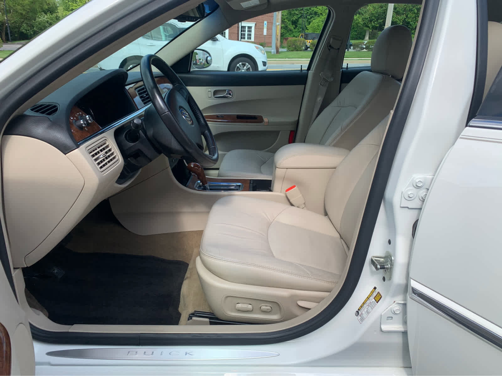Used 2005 Buick LaCrosse CXS w/ Gold Convenience Package FWD image 11
