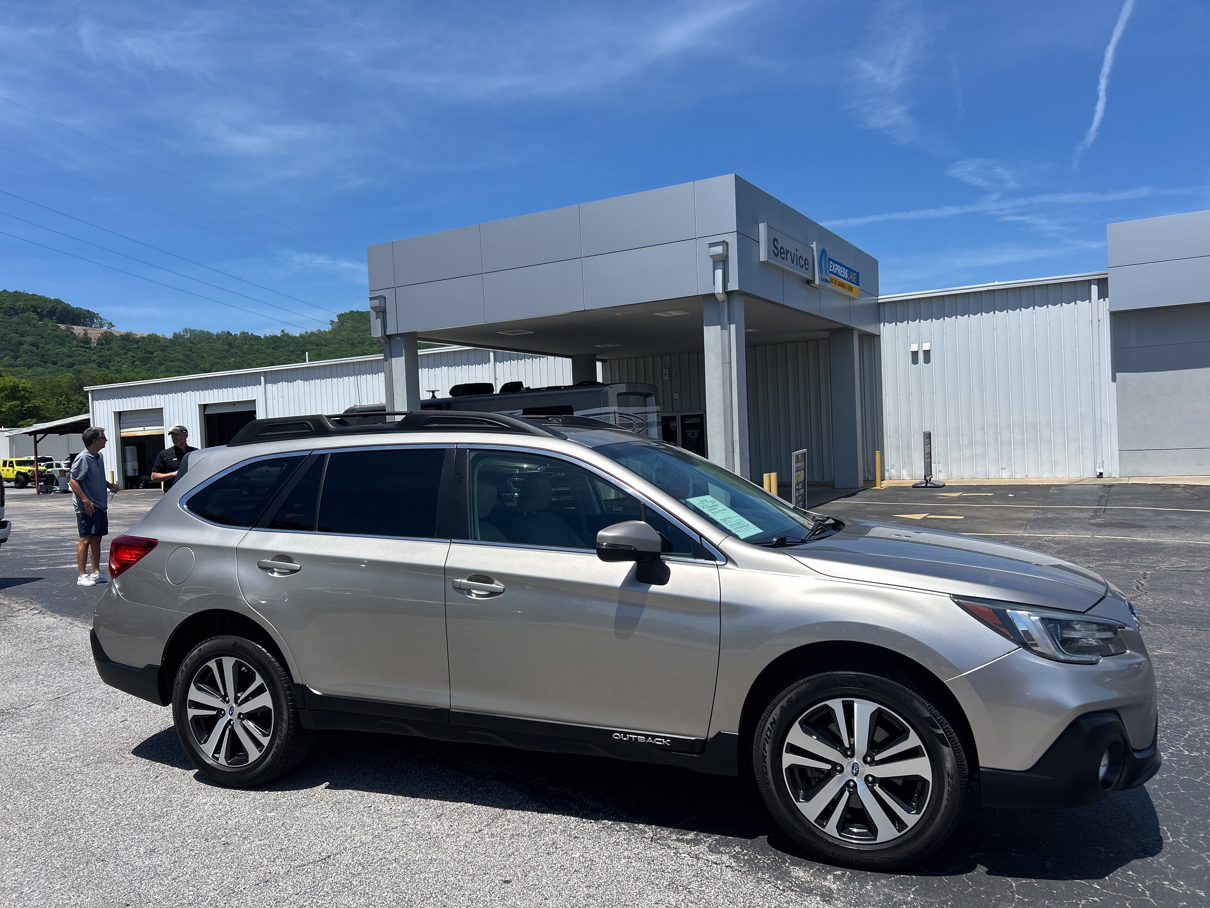 Used 2019 Subaru Outback 2.5i Limited AWD/4WD image 8
